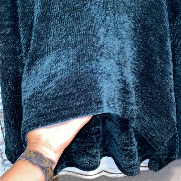 Women’s high low hooded casual sweater NWOT - Picture 3 of 3